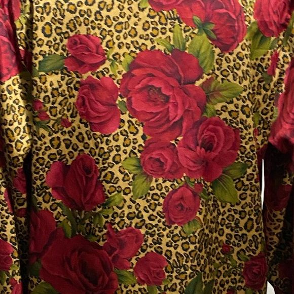 Victoria’s Secret Silky Leopard Red Roses Button Up Shirt - Picture 9 of 10